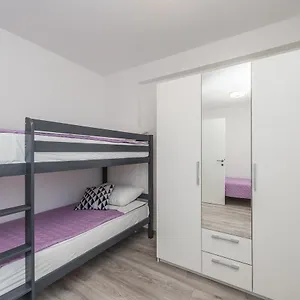 Janice Apartment