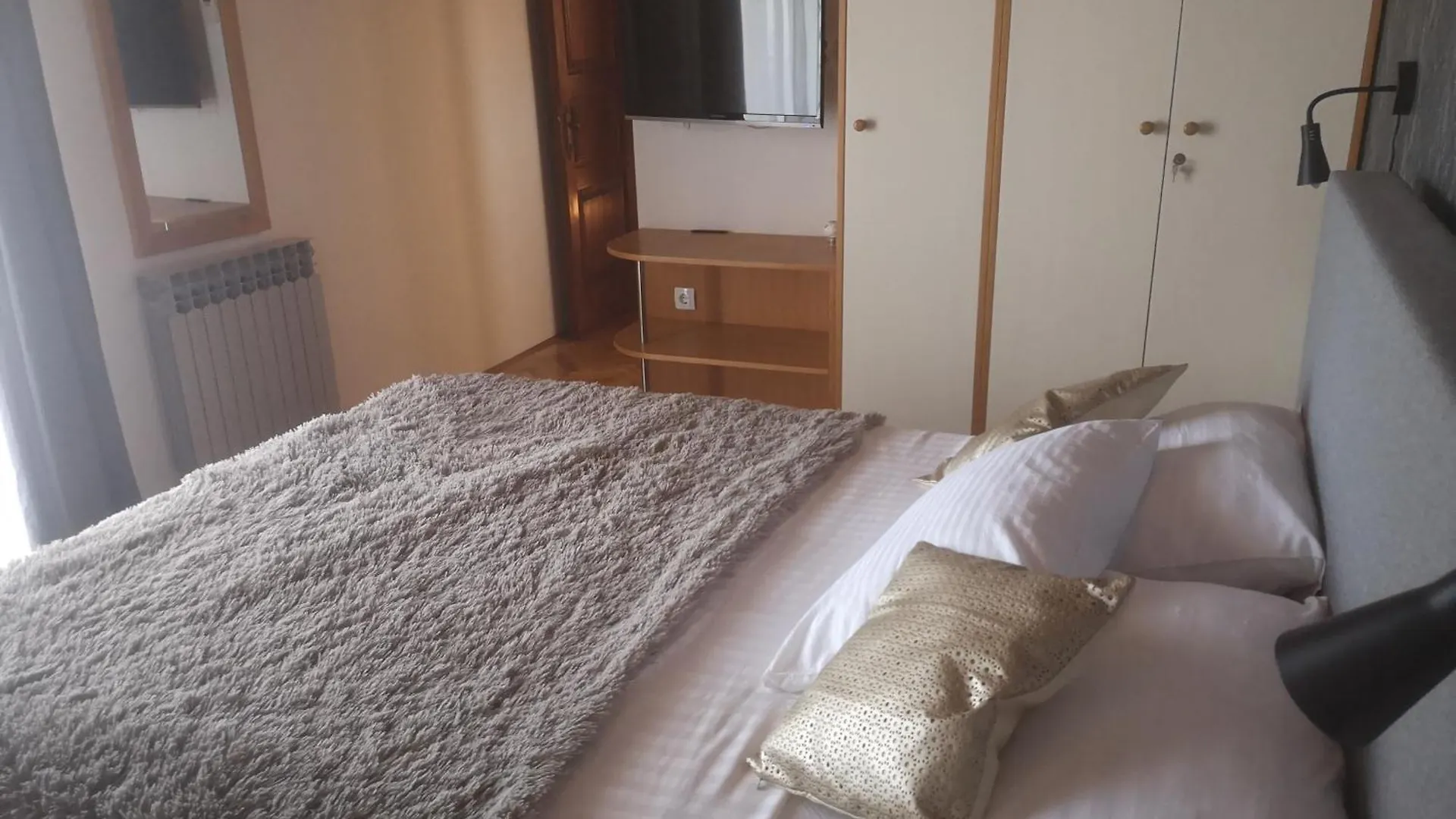 Apartments & Room Diana Pakoštane